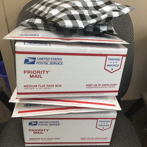 Meet your Posher, Jen - Picture 2 of 4